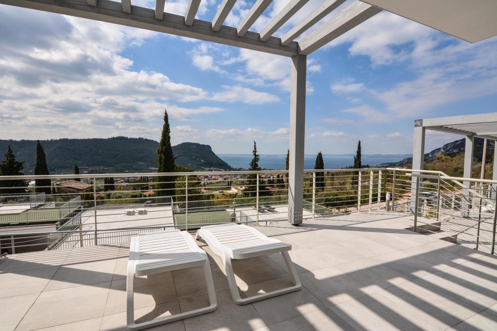 Sunset Lodge - Enjoy Holiday Garda  Exterior foto
